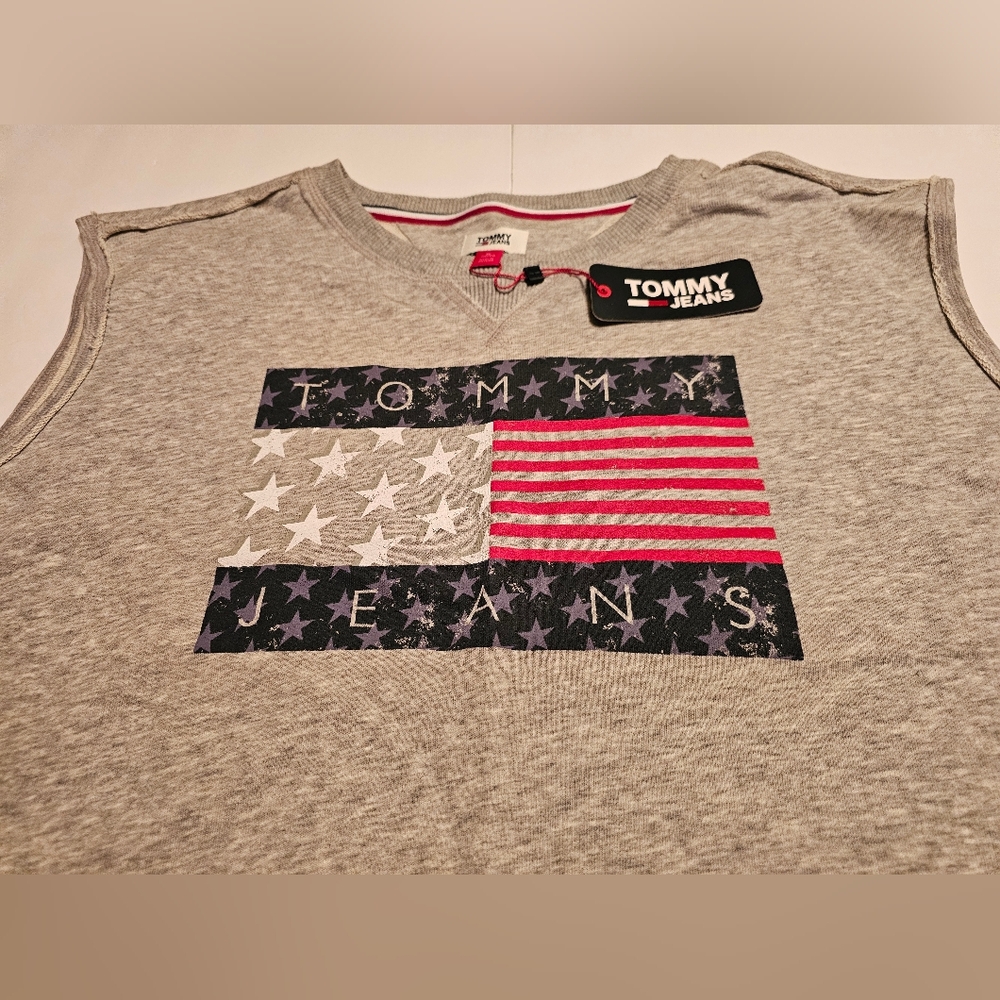 Tommy Hilfiger Womens Gray T-Shirt
